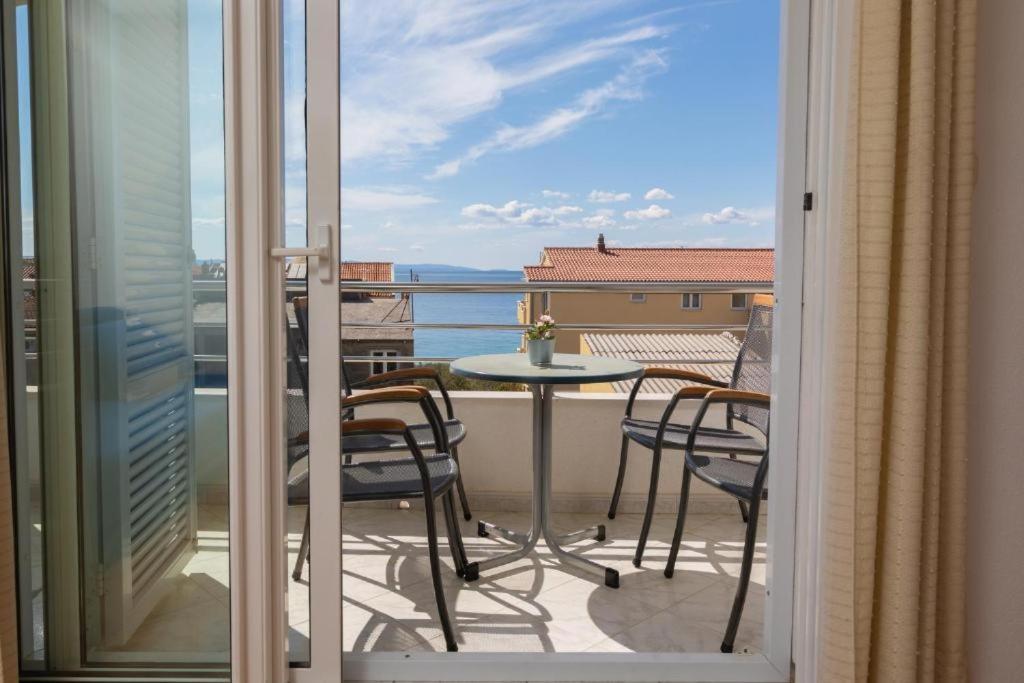 Apartmani Vela Tučepi エクステリア 写真