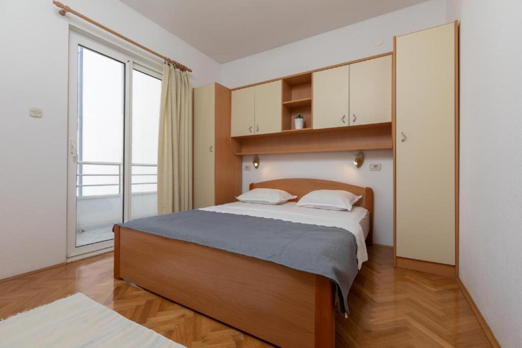 Apartmani Vela Tučepi エクステリア 写真