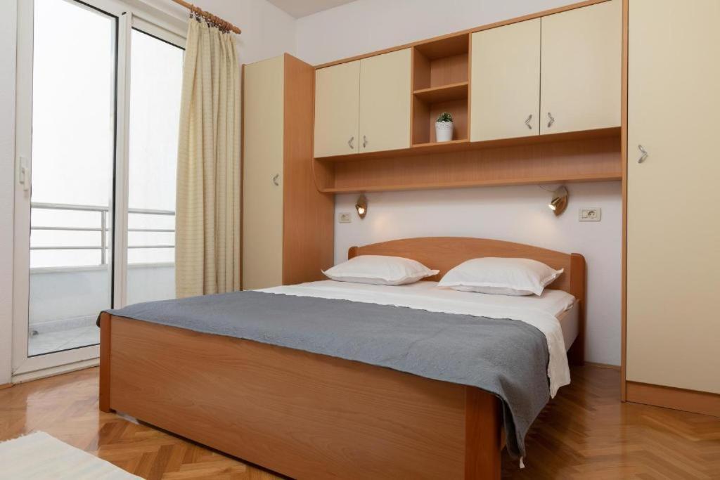 Apartmani Vela Tučepi エクステリア 写真